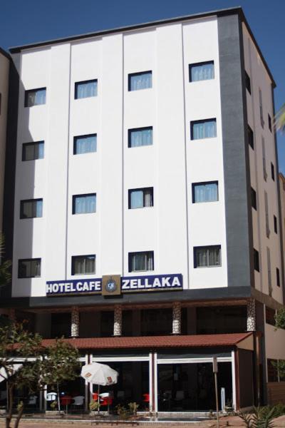 Zellaka Hotel & Cafe โคริบกา ภายนอก รูปภาพ