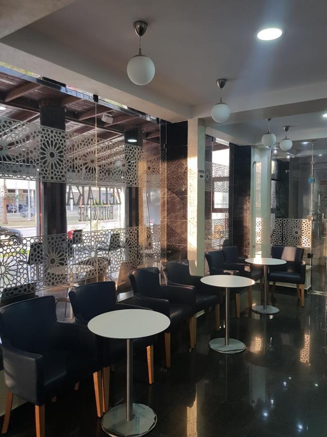 Zellaka Hotel & Cafe โคริบกา ภายนอก รูปภาพ