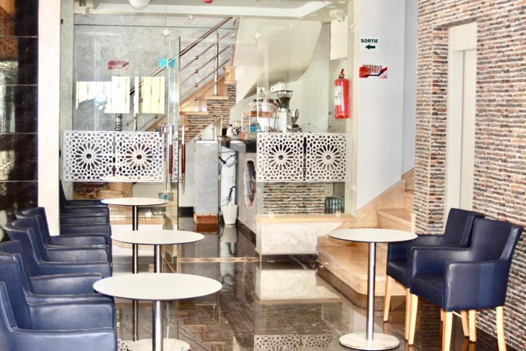 Zellaka Hotel & Cafe โคริบกา ภายนอก รูปภาพ
