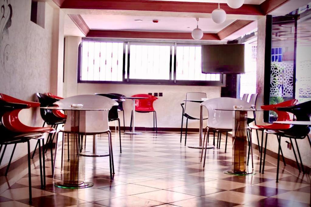 Zellaka Hotel & Cafe โคริบกา ภายนอก รูปภาพ