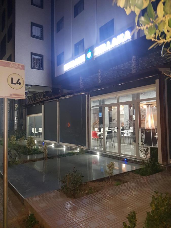 Zellaka Hotel & Cafe โคริบกา ภายนอก รูปภาพ